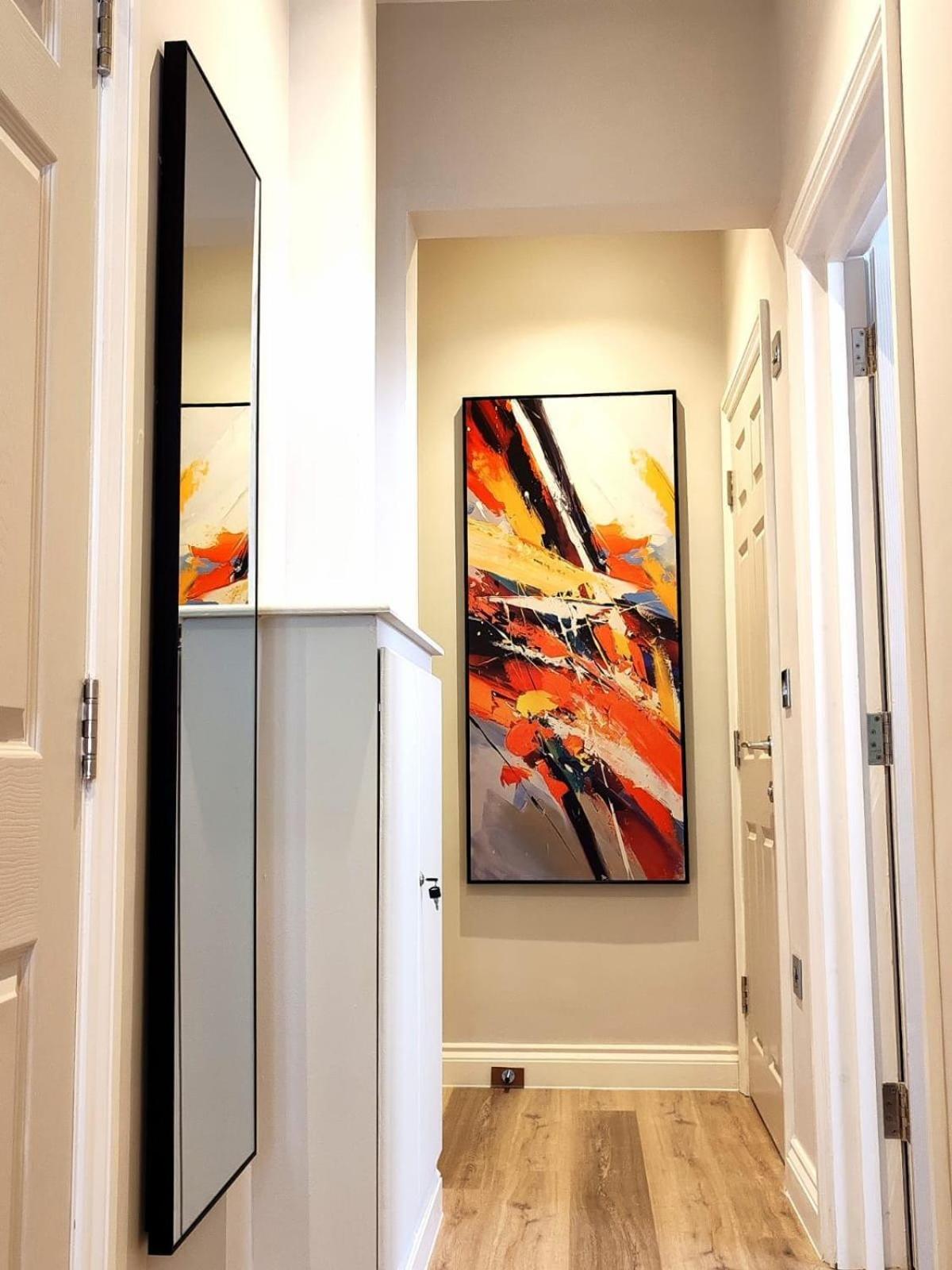 Stunning Modern Apartment Sleeps 4 - 6 Min Walk From Golden Beaches-Free Parking Bournemouth Ngoại thất bức ảnh